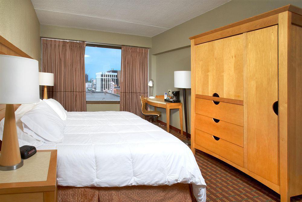 Hotel The Avalon And Conference Center Erie